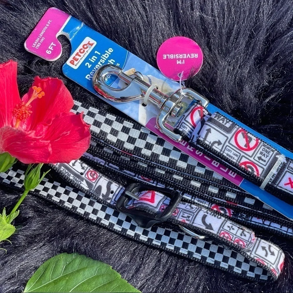 PETCO 2 In 1 Reversible Street Sign Print Dog Collar & Leash Set